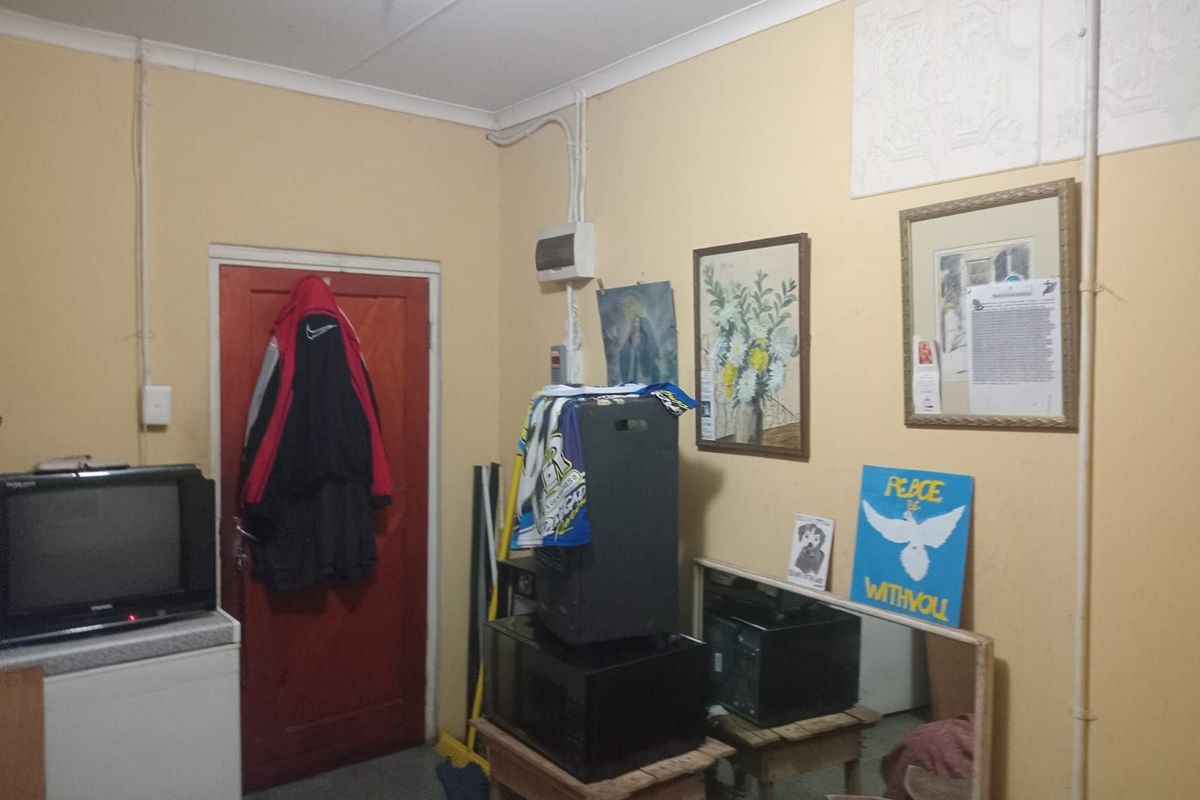 House For Sale in The Hague - Photo 2