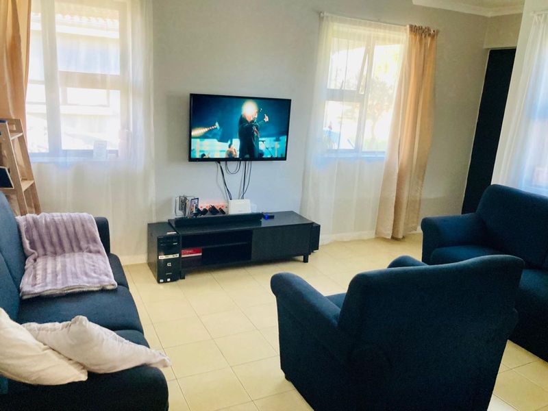 Townhouse For Sale in Parsonsvlei - Photo 3