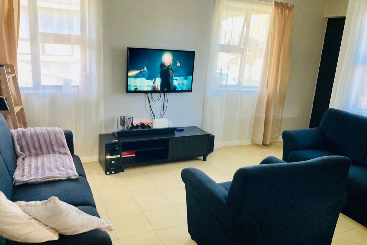 Townhouse For Sale in Parsonsvlei - Photo 3