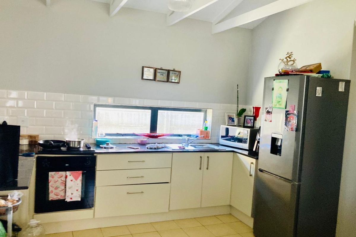 Townhouse For Sale in Parsonsvlei - Photo 5