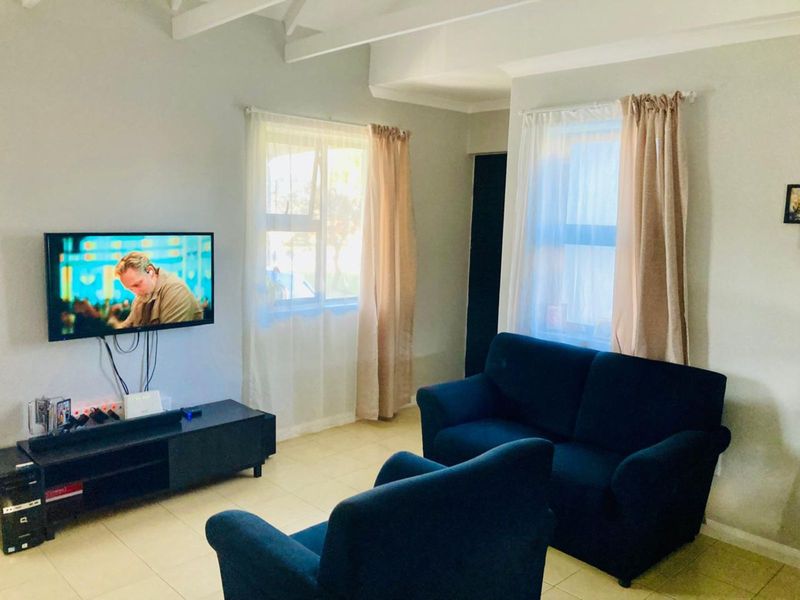 Townhouse For Sale in Parsonsvlei - Photo 4