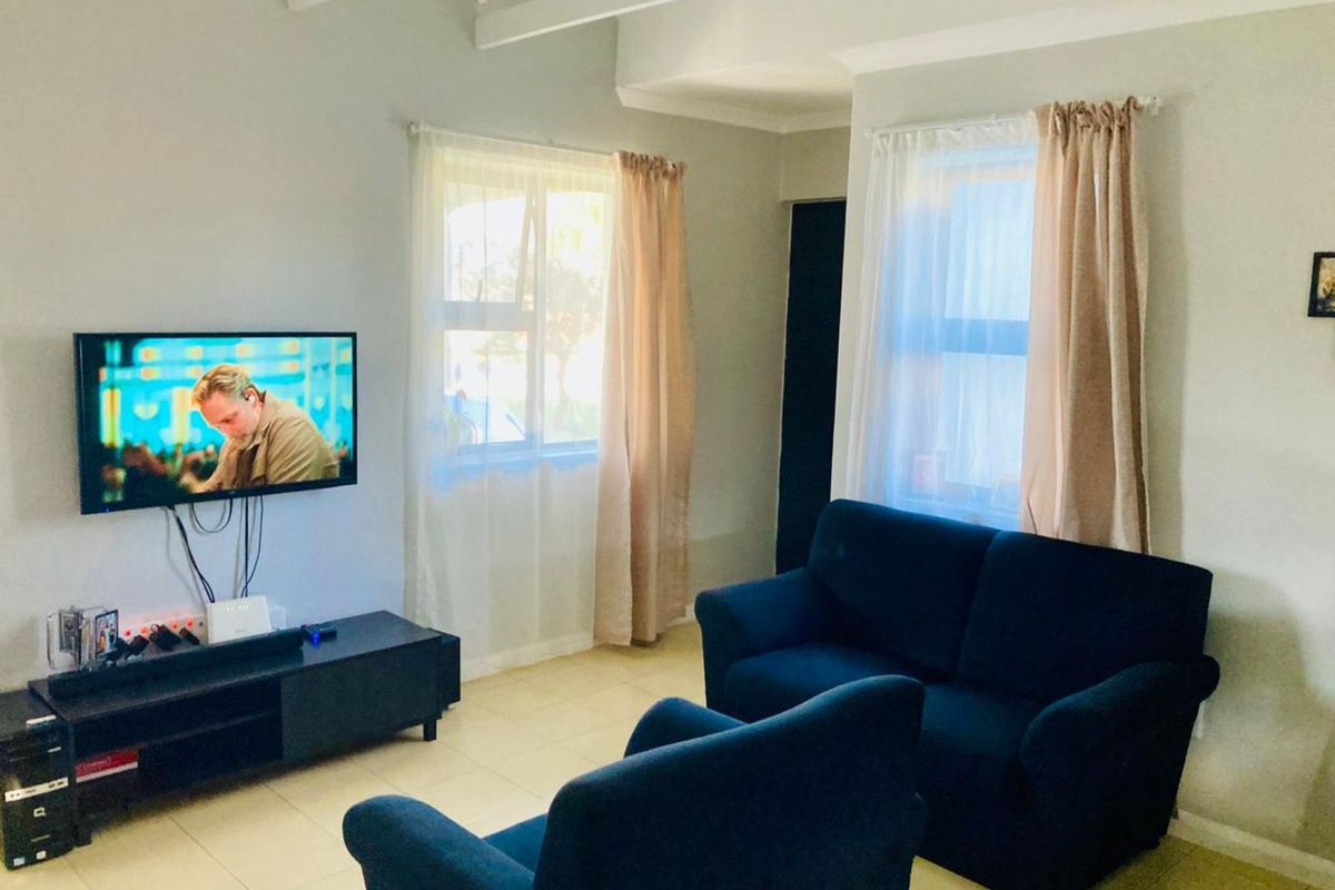 Townhouse For Sale in Parsonsvlei - Photo 4