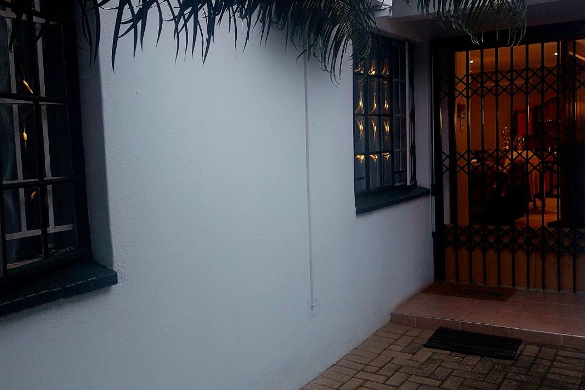 Townhouse For Sale in Bendor - Photo 4