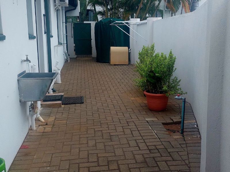 Townhouse For Sale in Bendor - Photo 9