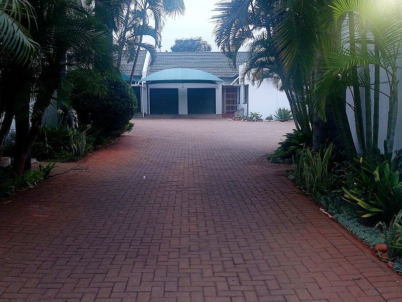 Townhouse For Sale in Bendor - Photo 5