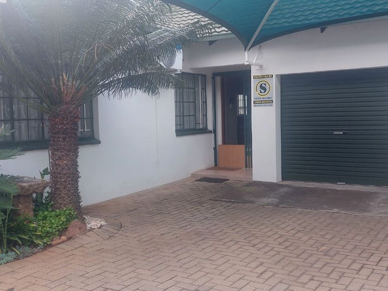 Townhouse For Sale in Bendor - Photo 3