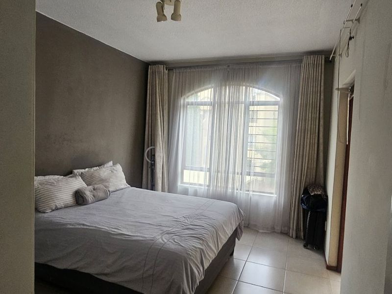 Apartment For Sale in Lonehill - Photo 10