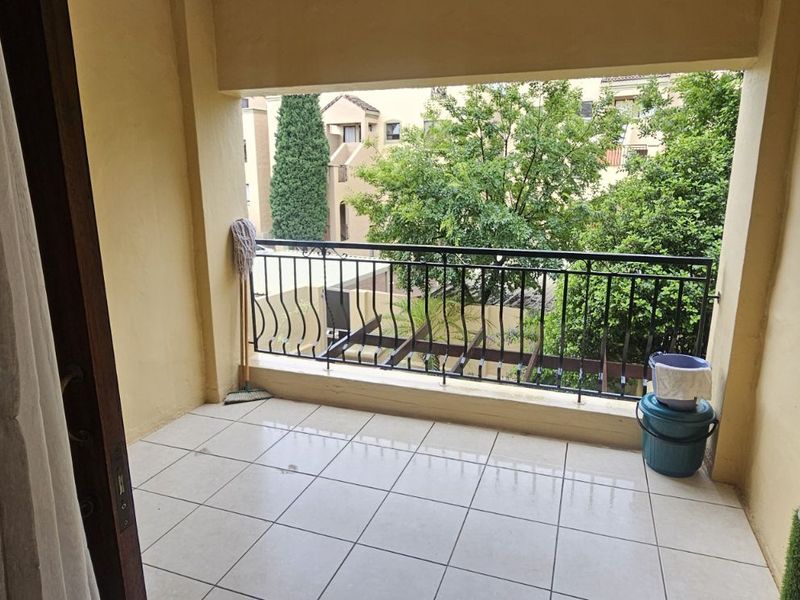 Apartment For Sale in Lonehill - Photo 9