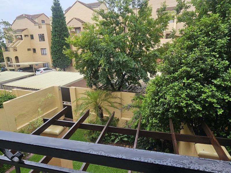 Apartment For Sale in Lonehill - Photo 3