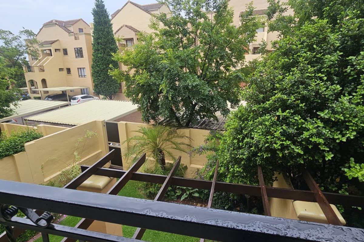 Apartment For Sale in Lonehill - Photo 3