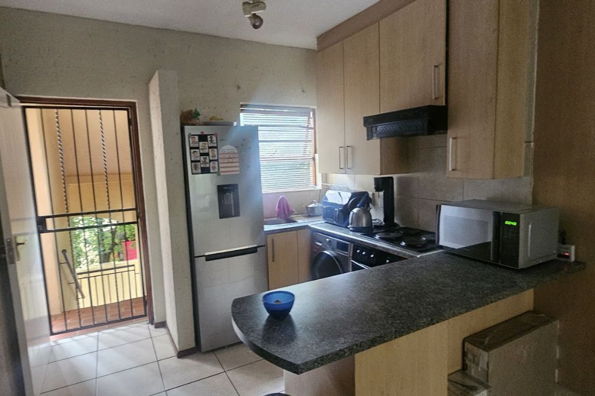 Apartment For Sale in Lonehill - Photo 4