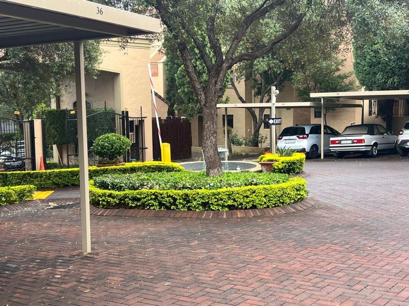 Apartment For Sale in Lonehill - Photo 2