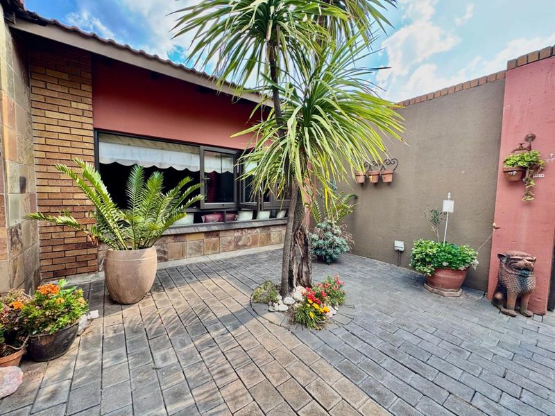 House For Sale in Secunda Central - Photo 5