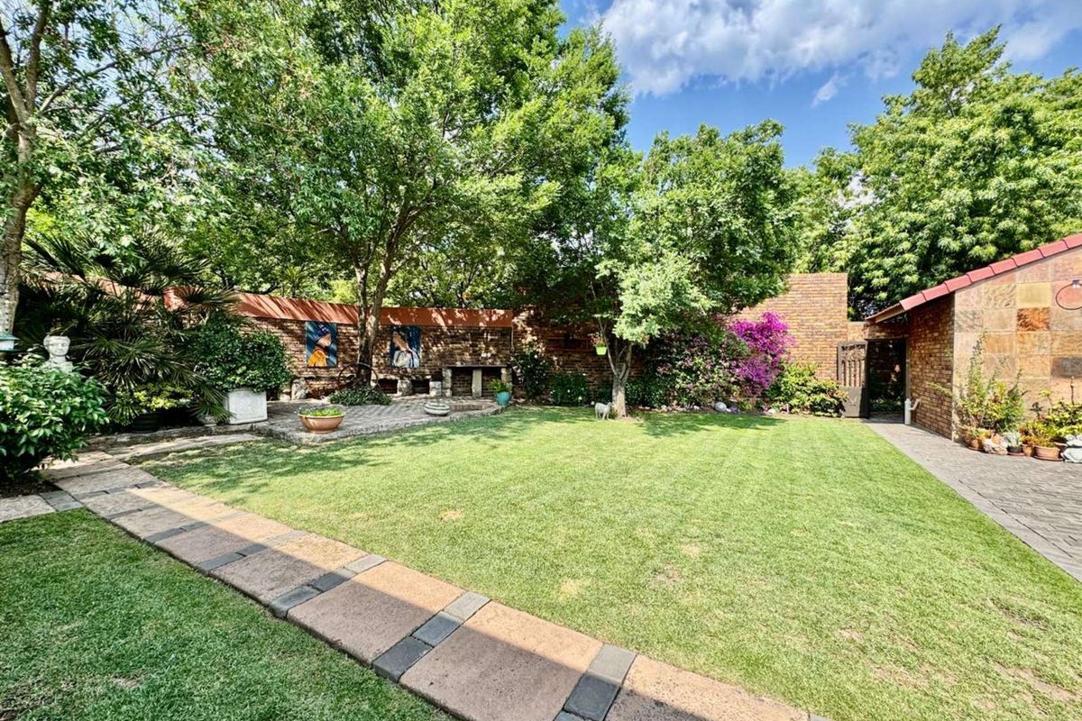 House For Sale in Secunda Central - Photo 3