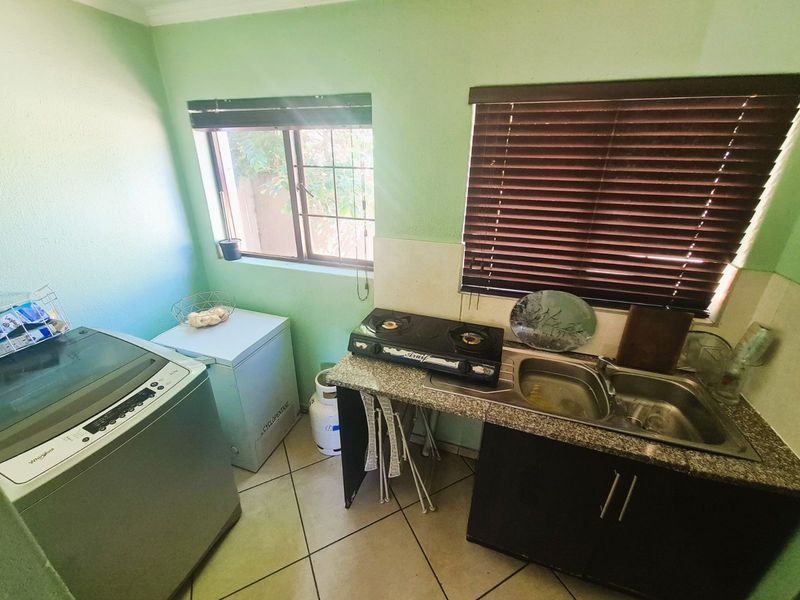 House For Sale in Raslouw Gardens - Photo 6