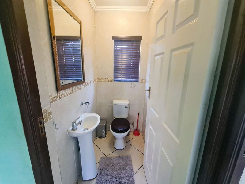 House For Sale in Raslouw Gardens - Photo 10