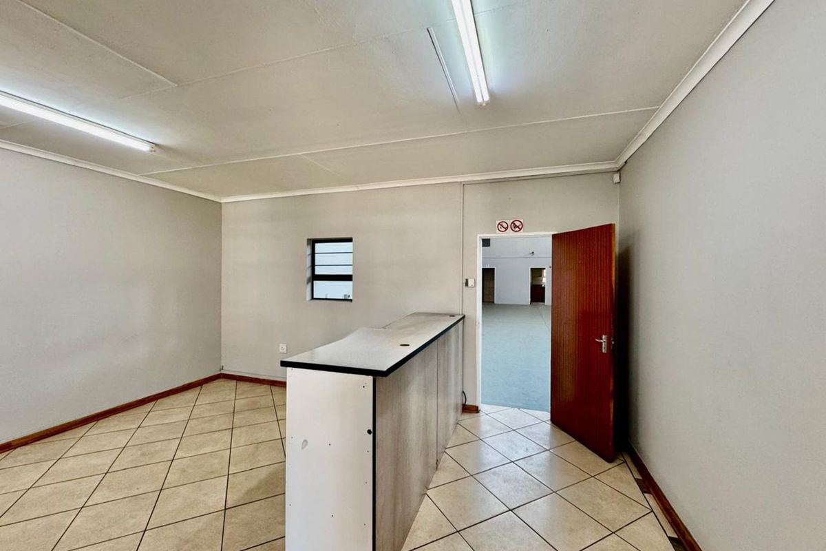 Industrial For Sale in Secunda Central - Photo 3