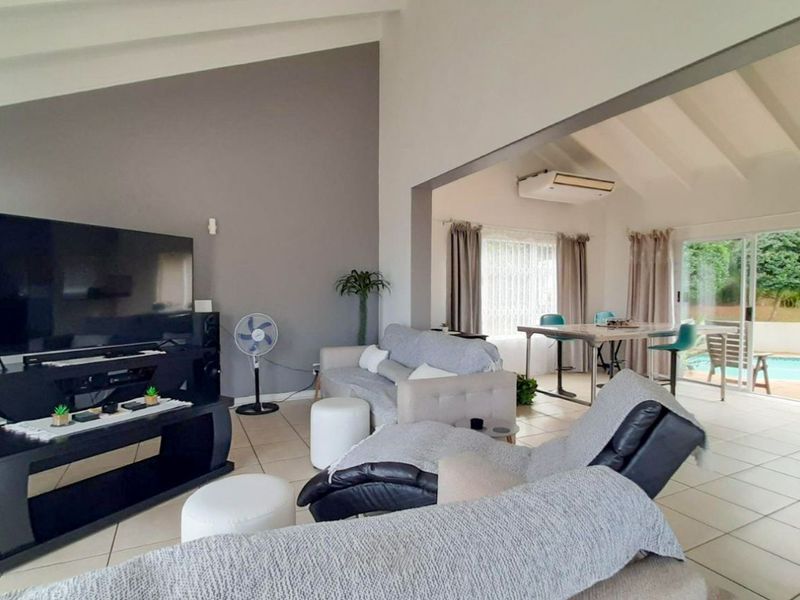 House For Sale in Ballito Central - Photo 2