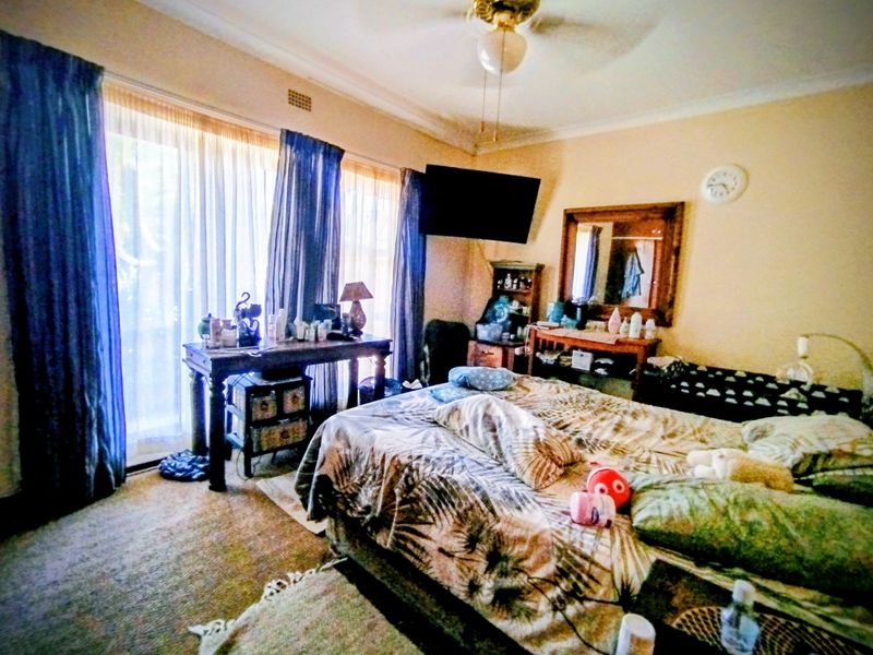 House For Sale in Stilfontein Ext 4 - Photo 8