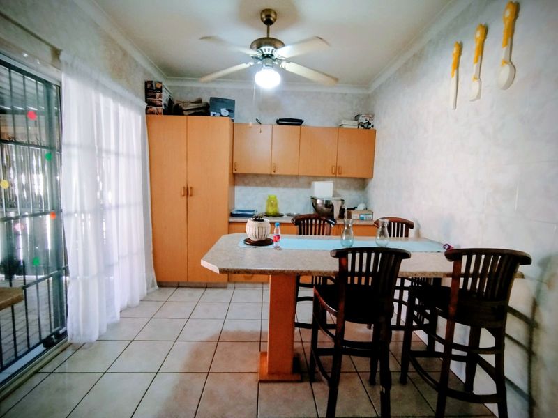 House For Sale in Stilfontein Ext 4 - Photo 6