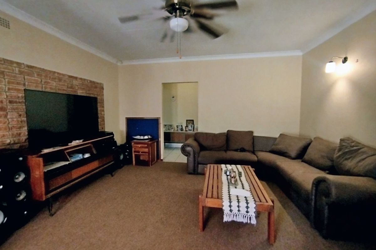 House For Sale in Stilfontein Ext 4 - Photo 2