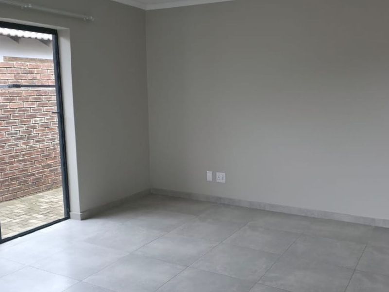 Townhouse To Rent in Secunda Central - Photo 5