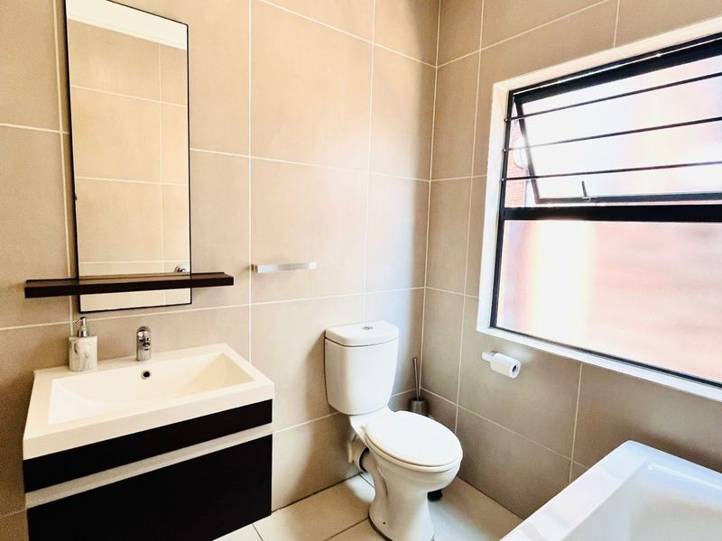 Apartment For Sale in Fourways - Photo 10