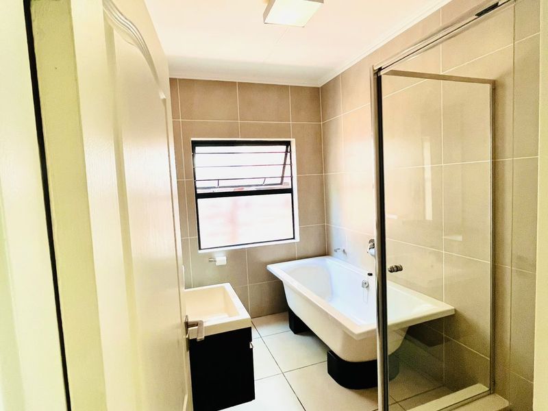 Apartment For Sale in Fourways - Photo 9