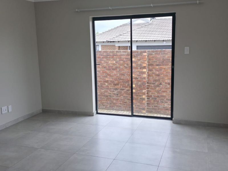 Townhouse To Rent in Secunda Central - Photo 3