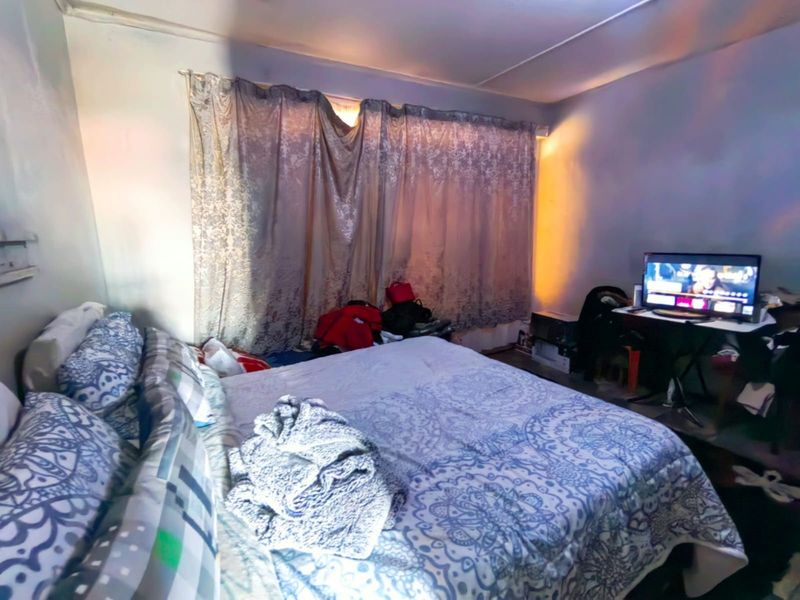 Apartment For Sale in Sunnyside - Photo 8