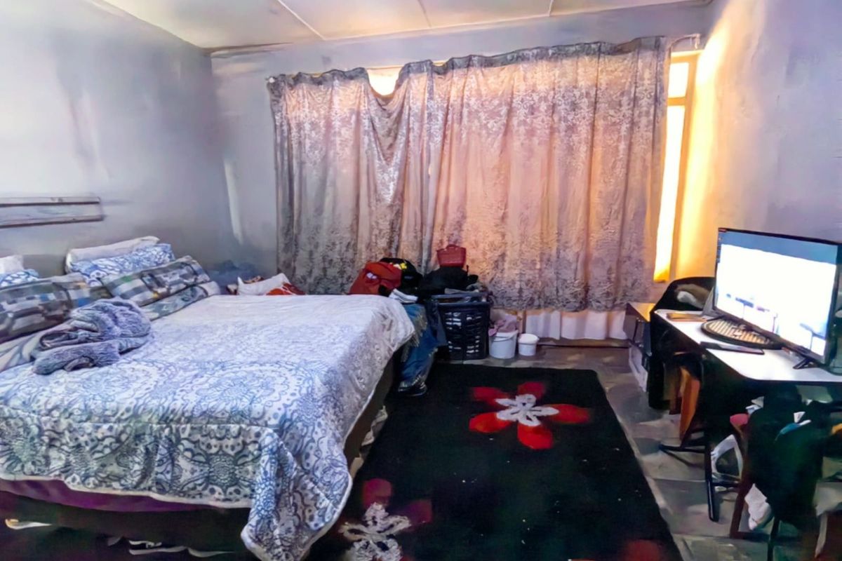 Apartment For Sale in Sunnyside - Photo 3