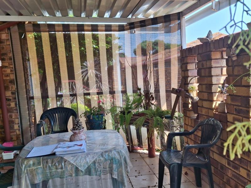 Townhouse For Sale in Pretoria North - Photo 5