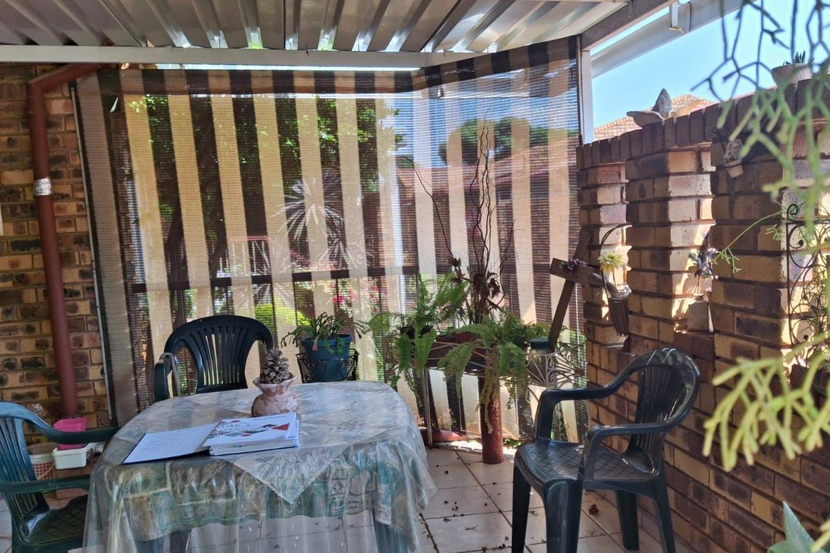 Townhouse For Sale in Pretoria North - Photo 5