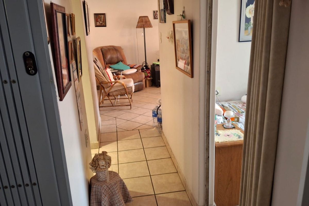 Townhouse For Sale in Pretoria North - Photo 3