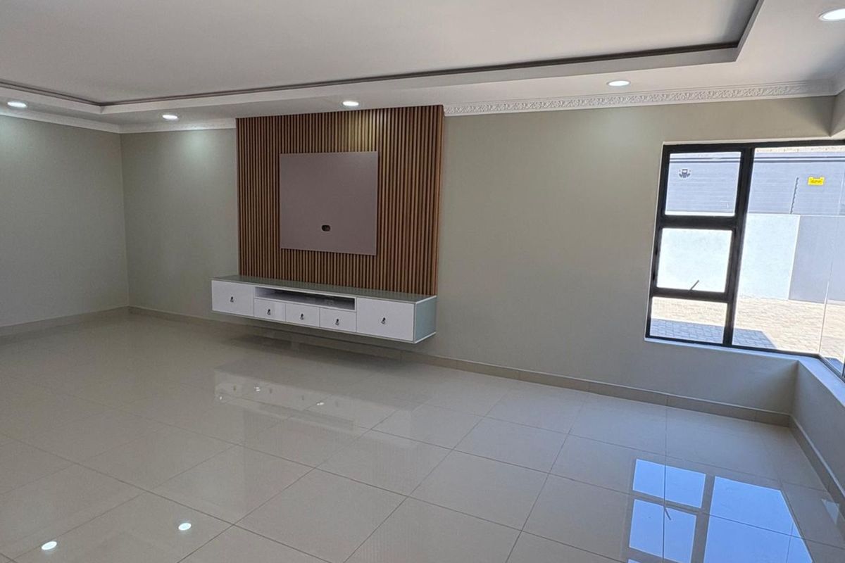 House For Sale in Minerva Gardens - Photo 5