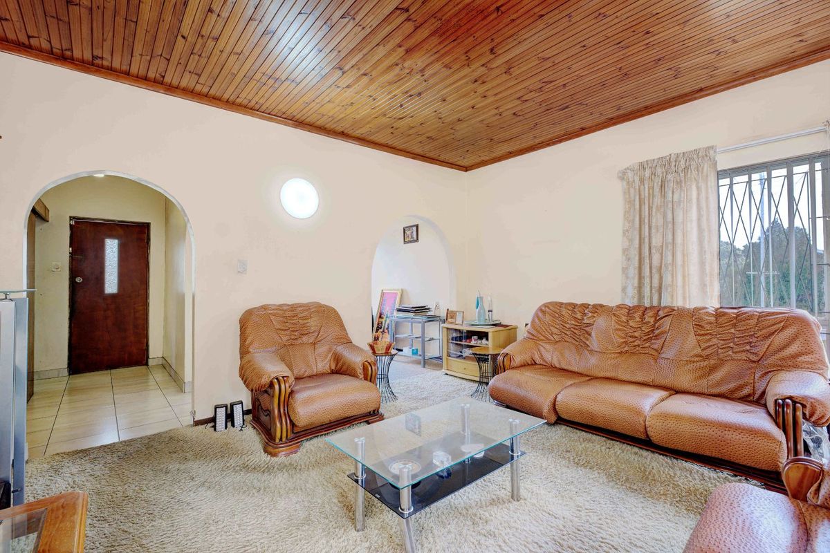 House For Sale in Fernglen - Photo 4