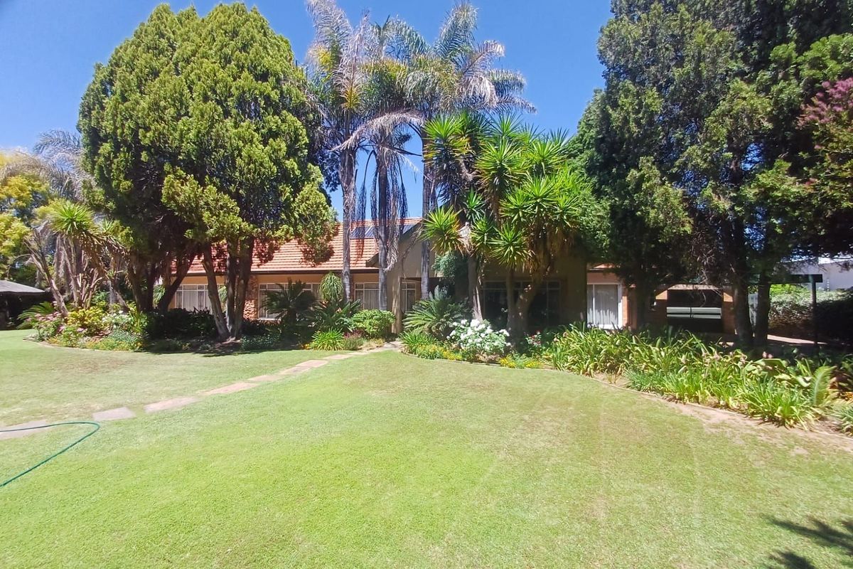 House For Sale in Wilkoppies - Photo 2