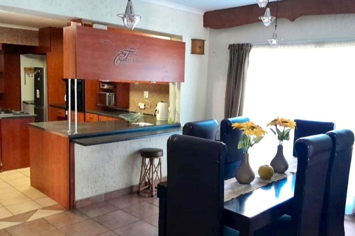 House For Sale in Pretoriusrus - Photo 4