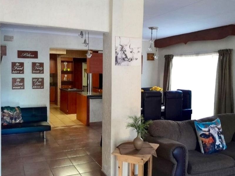 House For Sale in Pretoriusrus - Photo 6