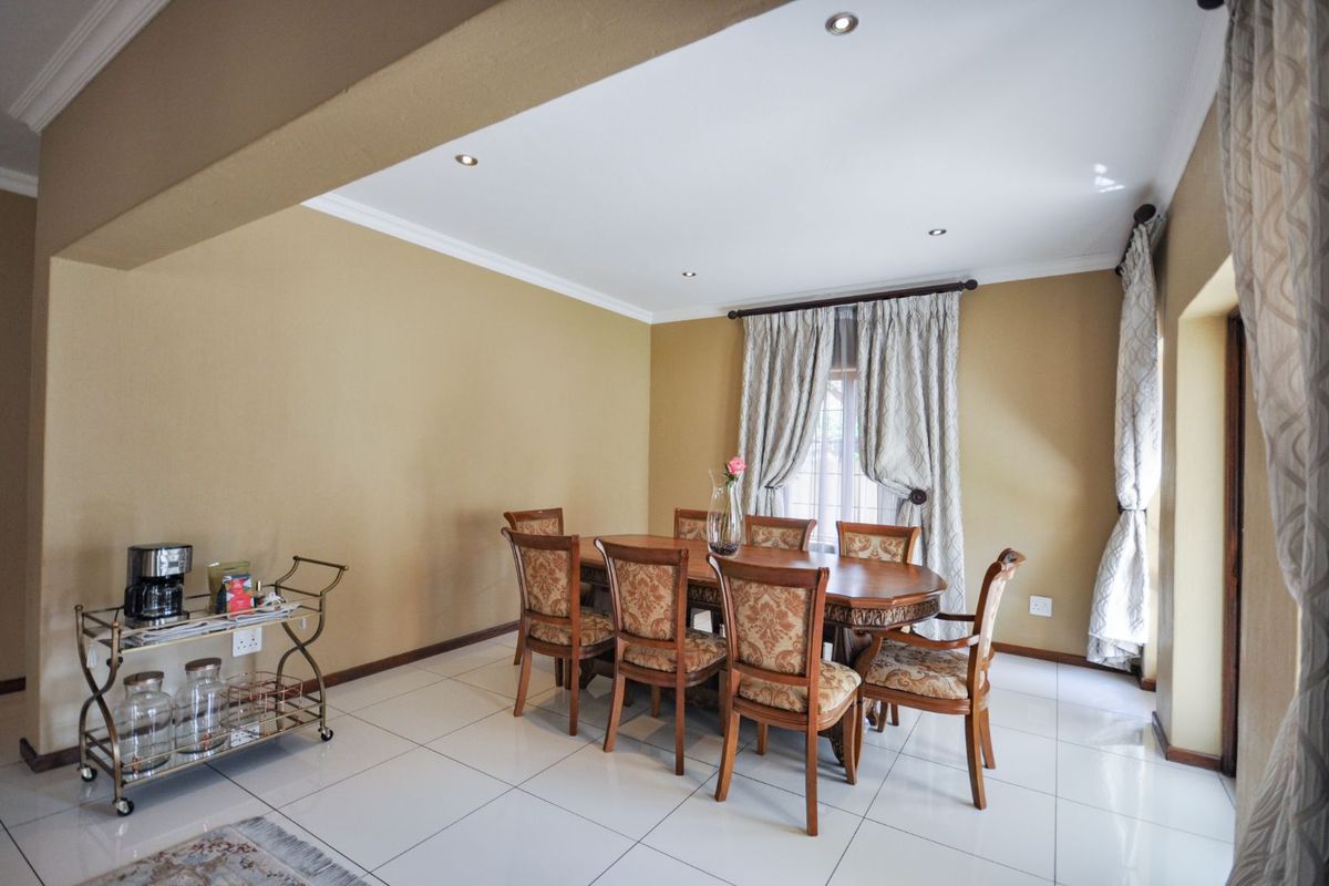 House For Sale in Bronberg - Photo 5