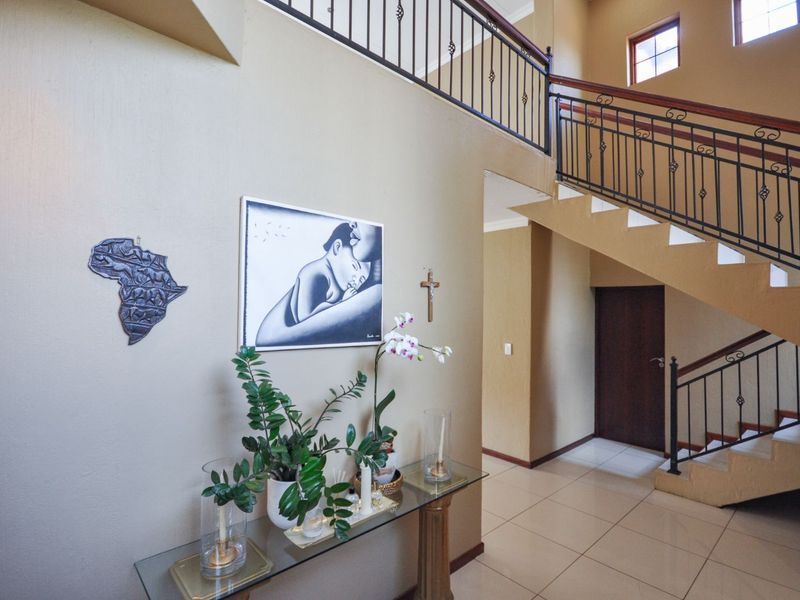 House For Sale in Bronberg - Photo 4