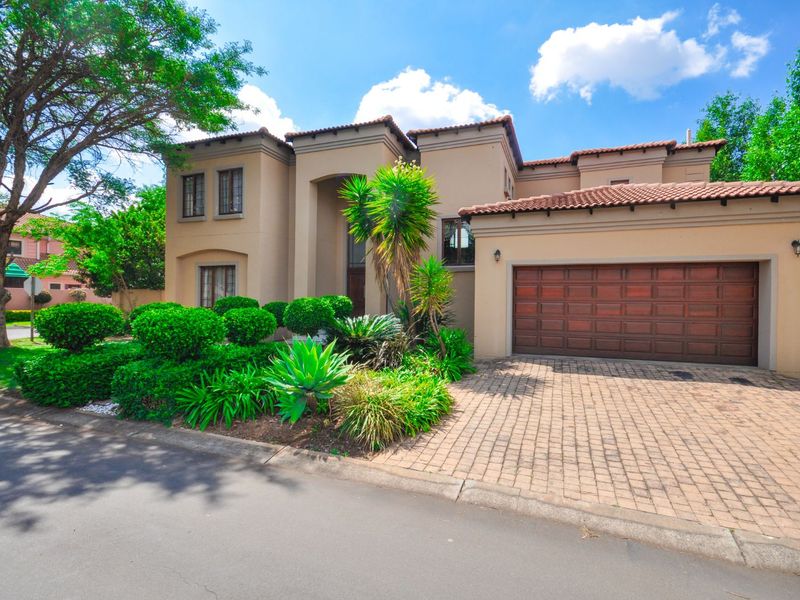 House For Sale in Bronberg - Photo 2