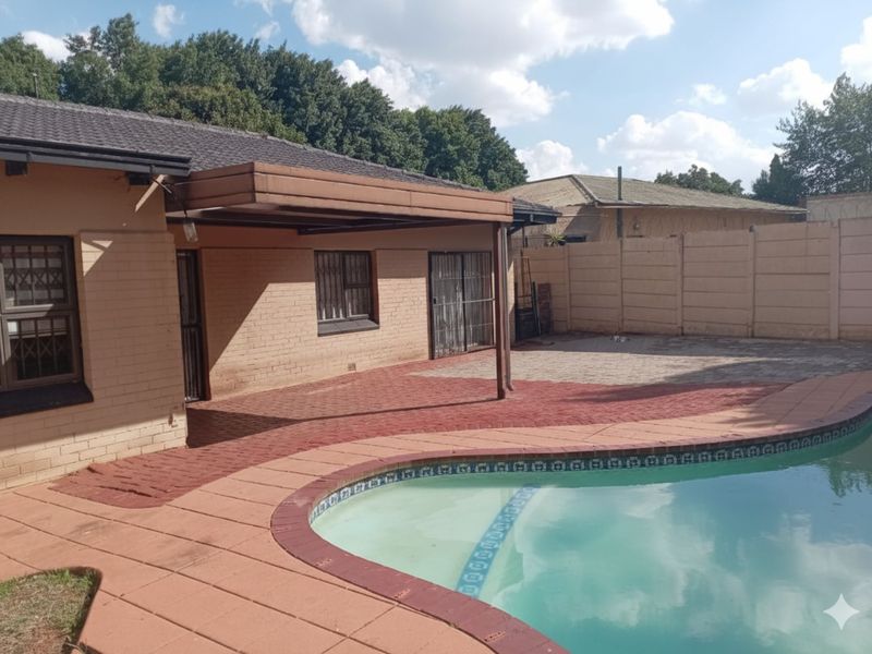 House For Sale in Florida - Photo 3