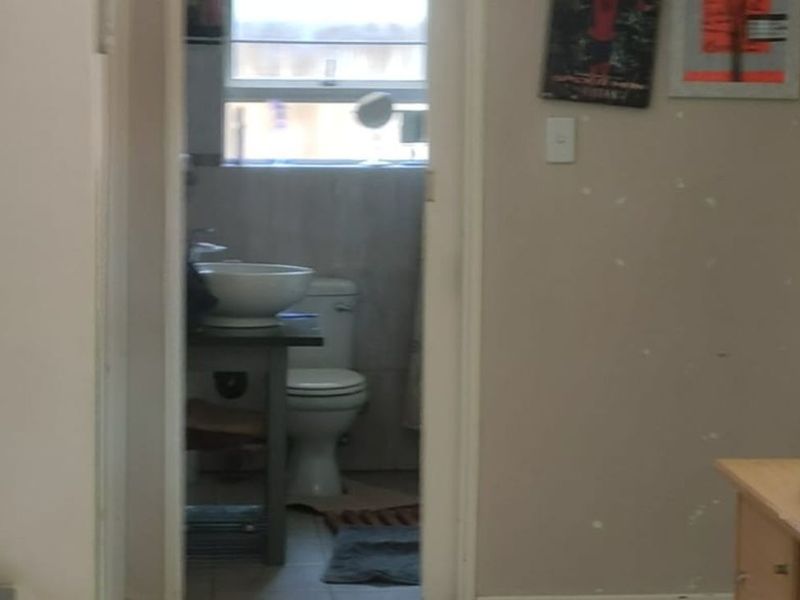 House For Sale in Johannesburg North - Photo 6