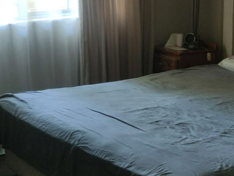 House For Sale in Johannesburg North - Photo 4