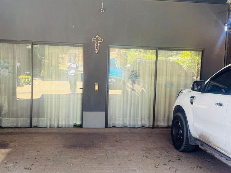 House For Sale in Reyno Ridge - Photo 5