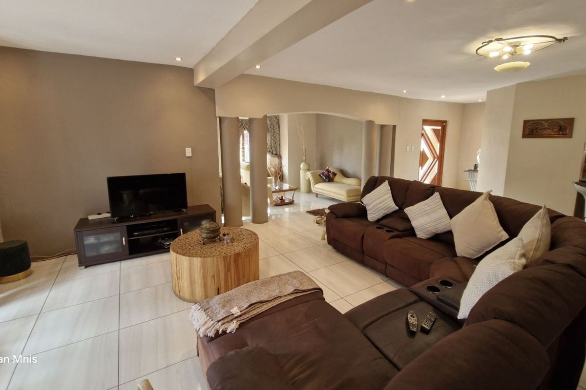 House For Sale in Bankenveld - Photo 2