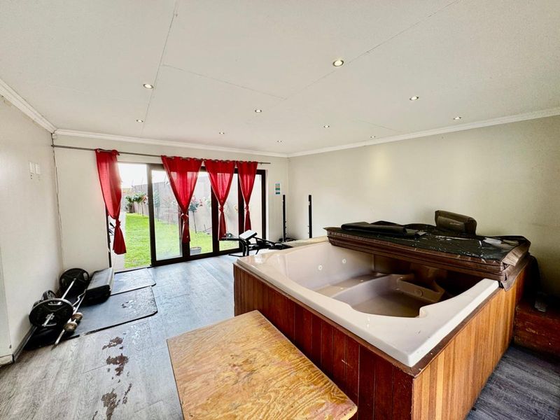 House For Sale in Secunda Central - Photo 10