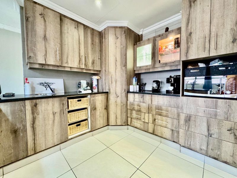 House For Sale in Secunda Central - Photo 7