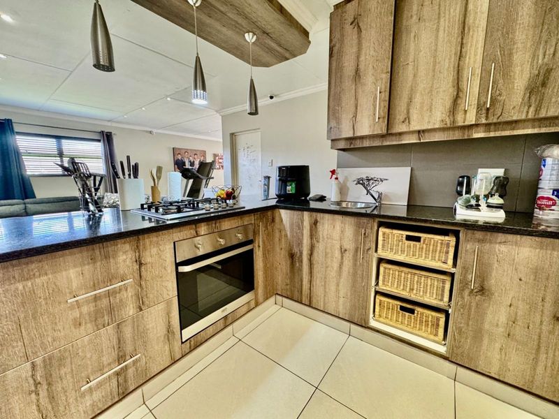 House For Sale in Secunda Central - Photo 6